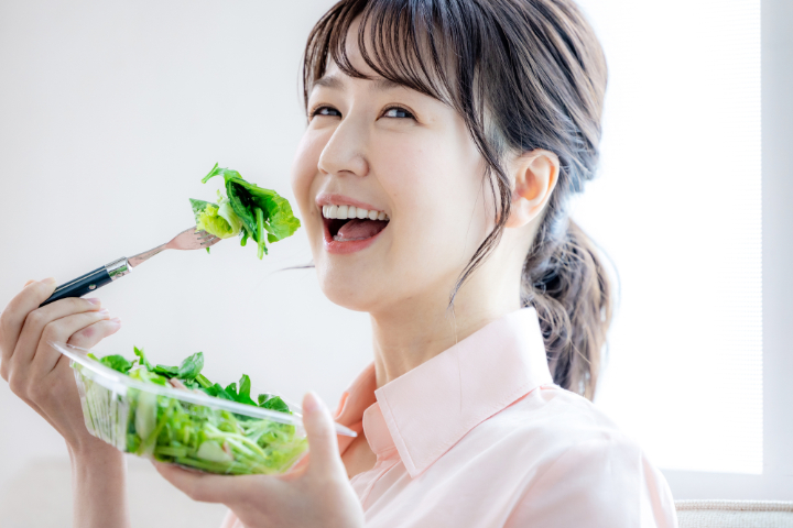 顎関節症を治療して痛みを感じることなく食事ができるようになった女性