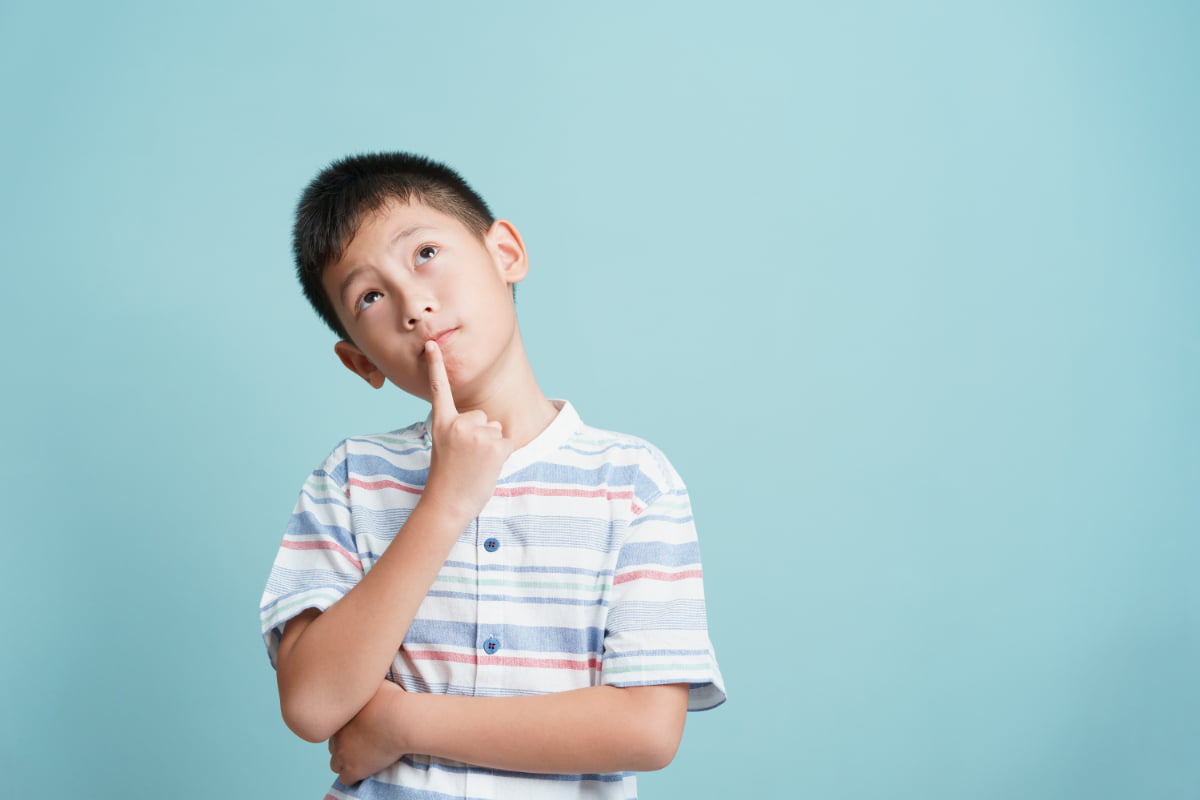 どうして床矯正で後悔するの考える男の子