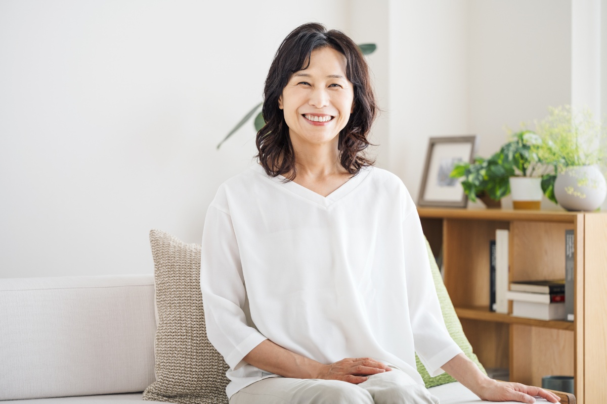 笑顔のミドル女性